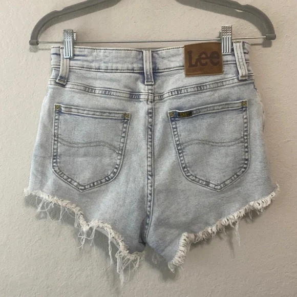 Lee Light Wash High Rise Cut Off Jean Shorts - Picture 1 of 12